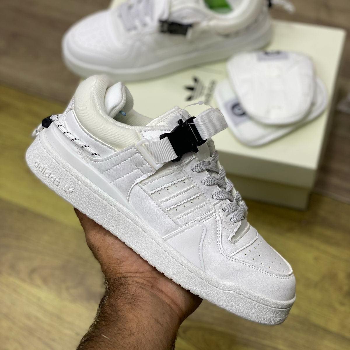 Adidas Forum Low Buckle